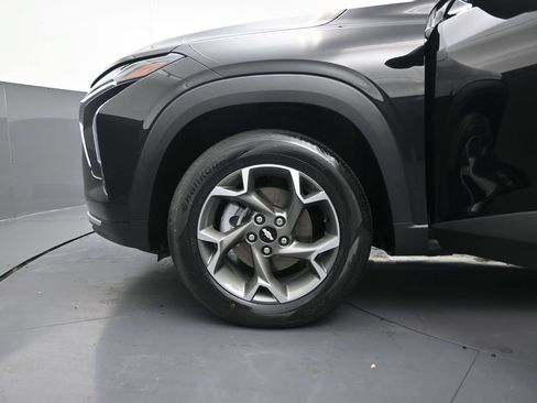 Used 2025 Chevrolet Trax LT FWD image 14
