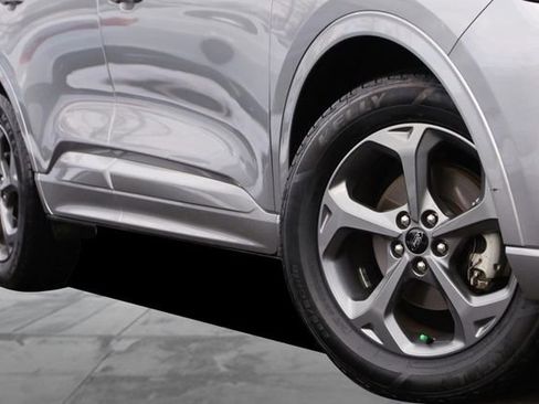 Used 2024 Ford Escape ST-Line image 3