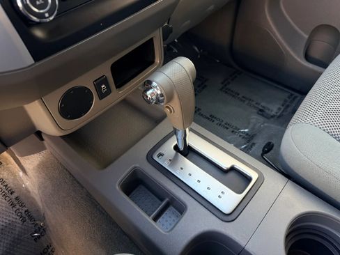 Used 2016 Nissan Frontier SV image 20