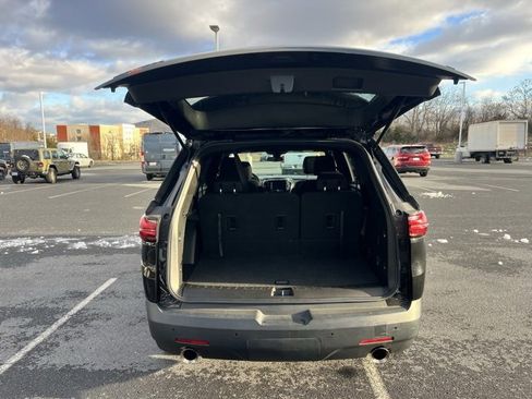 Used 2022 Chevrolet Traverse LT image 7