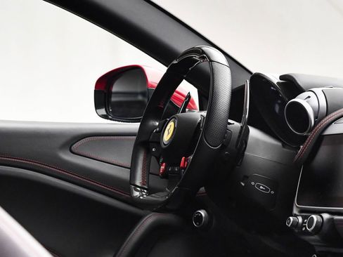 Used 2018 Ferrari GTC4Lusso image 44