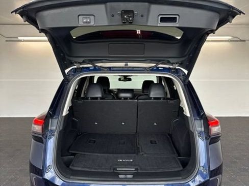 Certified 2025 Nissan Rogue SL w/ SL Premium Package FWD image 30