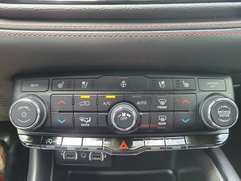 Used 2024 Dodge Durango GT AWD/4WD image 23