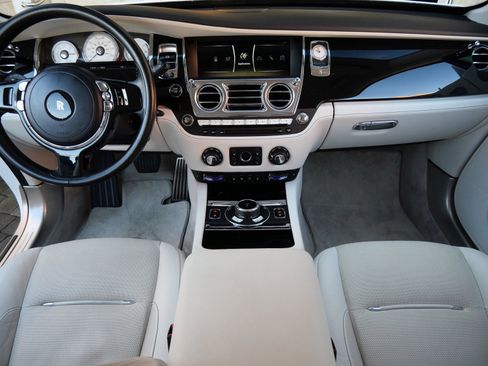 Used 2018 Rolls-Royce Wraith image 4