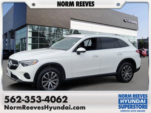 Used 2024 Mercedes-Benz GLC 300 image 1