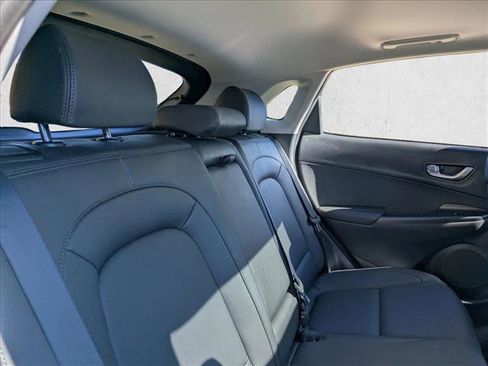 Used 2022 Hyundai Kona Limited image 19