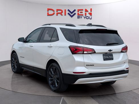Used 2024 Chevrolet Equinox RS w/ LPO, Cargo Package FWD image 3