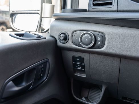 Certified 2021 Ford Transit 350 XLT RWD image 35