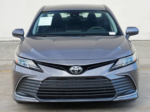 Used 2021 Toyota Camry LE FWD image 40