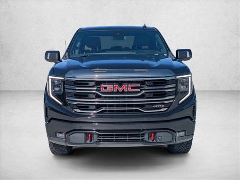 Used 2022 GMC Sierra 1500 AT4 image 2