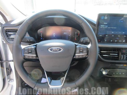 Used 2025 Ford Escape Active w/ Tech Pack #1 image 10