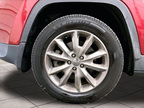 Used 2017 Jeep Cherokee Limited AWD/4WD image 8