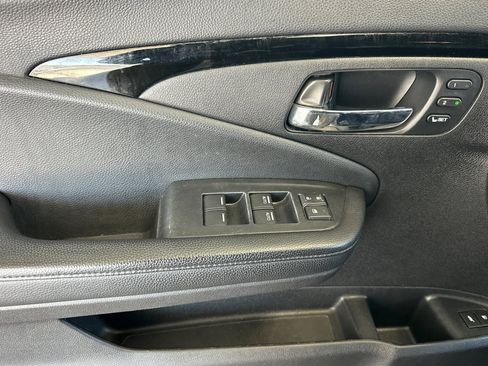 Used 2021 Honda Pilot Touring image 11