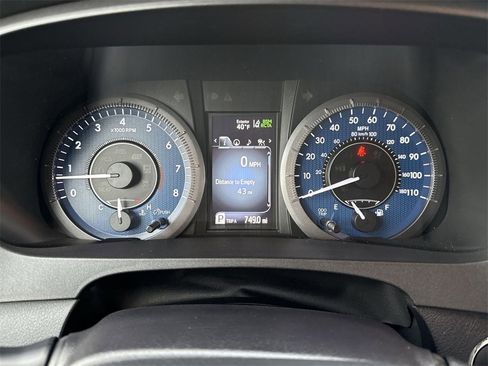Used 2019 Toyota Sienna Limited Premium image 8