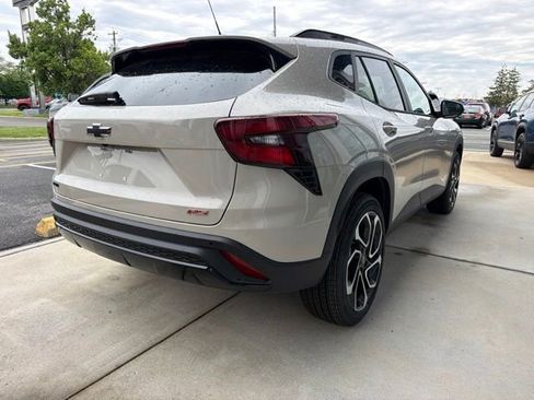 New 2026 Chevrolet Trax RS w/ Sunroof Package FWD image 5