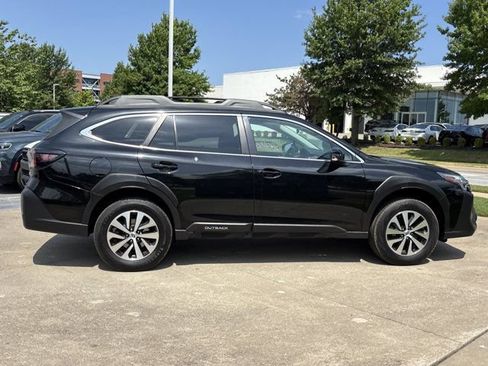 Used 2023 Subaru Outback Premium AWD/4WD image 2