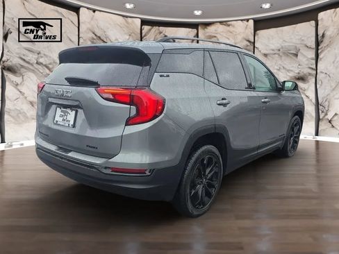 Used 2020 GMC Terrain SLE w/ Driver Convenience Package AWD/4WD image 5