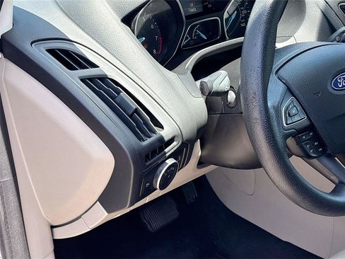 Used 2015 Ford Focus SE FWD image 10