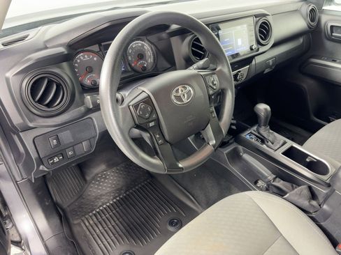 Used 2021 Toyota Tacoma SR w/ SR Convenience Package image 4