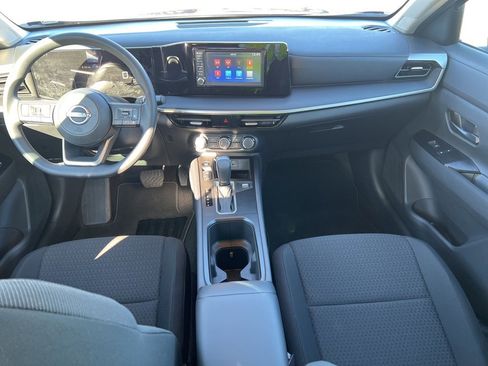 Used 2025 Nissan Kicks S image 28