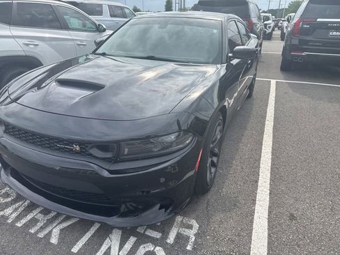 Used 2022 Dodge Charger Scat Pack w/ Plus Group RWD image 9