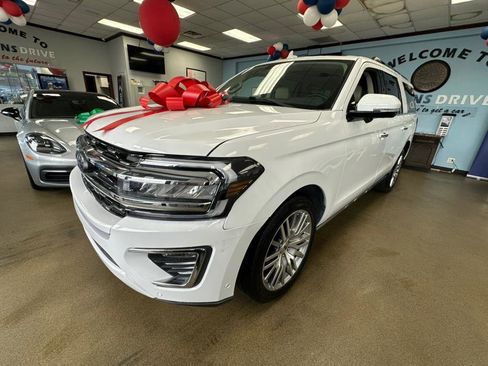 Used 2023 Ford Expedition Max Limited image 5