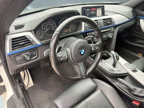 Used 2020 BMW 430i Coupe w/ M Sport Package RWD image 4
