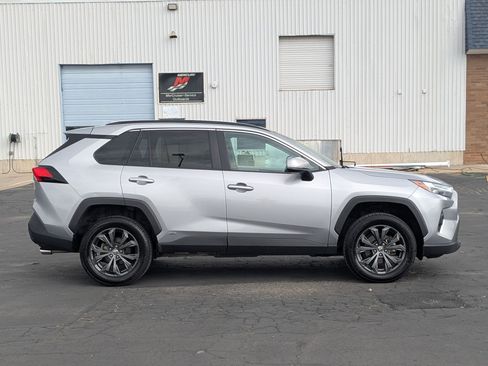 Used 2022 Toyota RAV4 XLE Premium AWD/4WD image 2