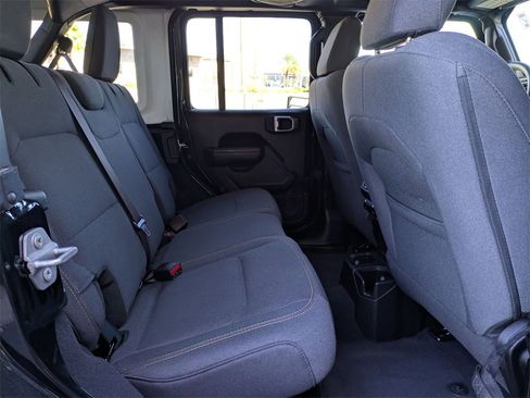 Used 2024 Jeep Wrangler Sport S image 31