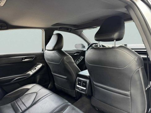 Used 2019 Toyota Avalon XSE image 44