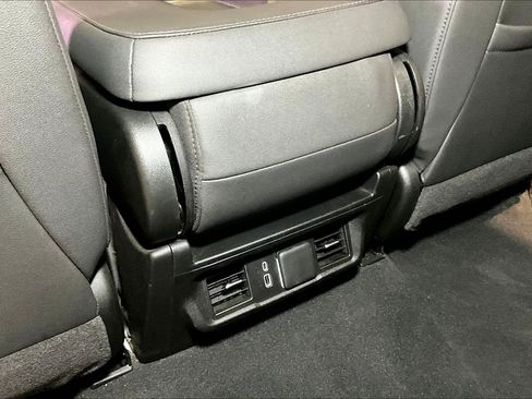 Used 2026 GMC Sierra 1500 SLT AWD/4WD image 12