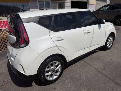 Used 2023 Kia Soul LX w/ Option Group 015 FWD image 7