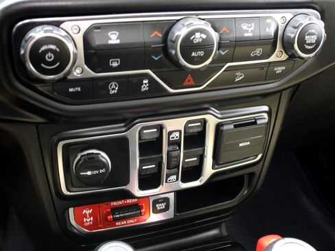 Used 2019 Jeep Wrangler Unlimited Rubicon image 59