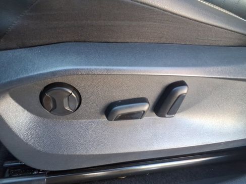 Used 2024 Volkswagen Tiguan SE R-Line image 24