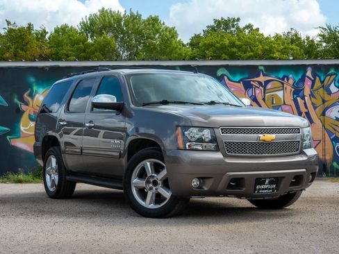 Used 2013 Chevrolet Tahoe LT w/ Texas Edition RWD image 2