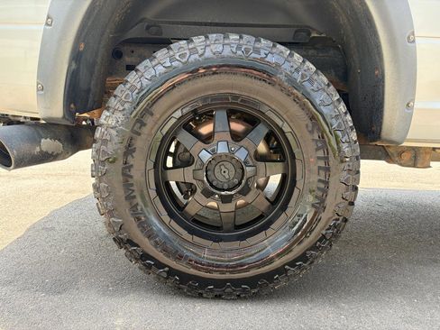 Used 2017 RAM 2500 SLT AWD/4WD image 18