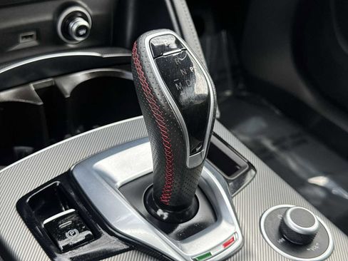 Used 2024 Alfa Romeo Stelvio AWD image 21