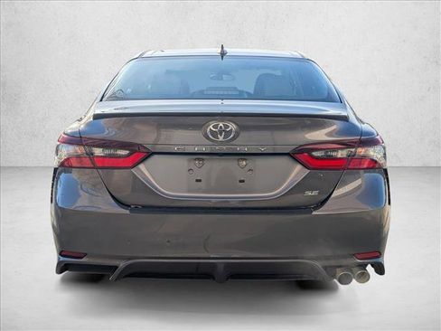 Used 2021 Toyota Camry SE image 6