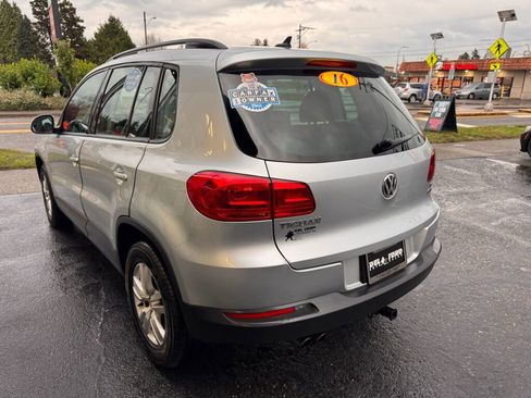 Used 2017 Volkswagen Tiguan S image 11