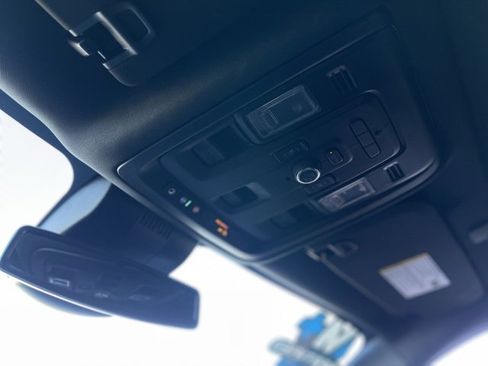 Used 2023 GMC Yukon XL AT4 image 18