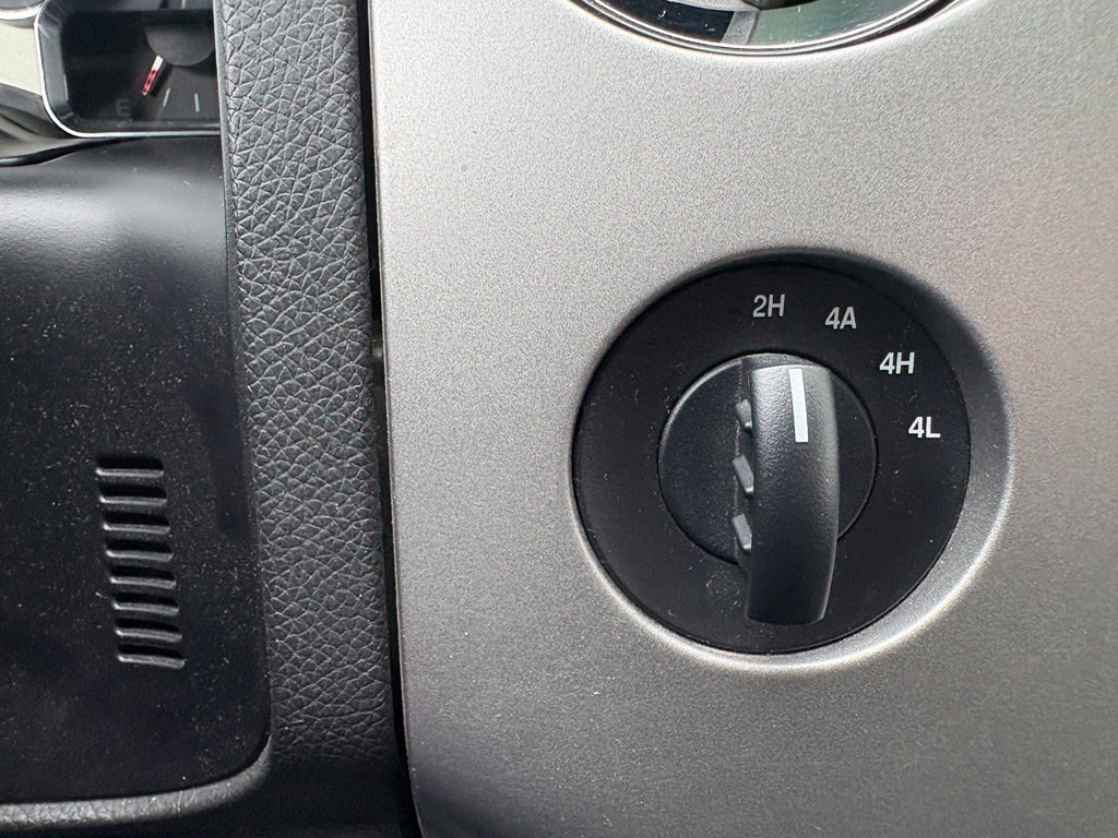 Used 2013 Ford Expedition EL Limited AWD/4WD image 13