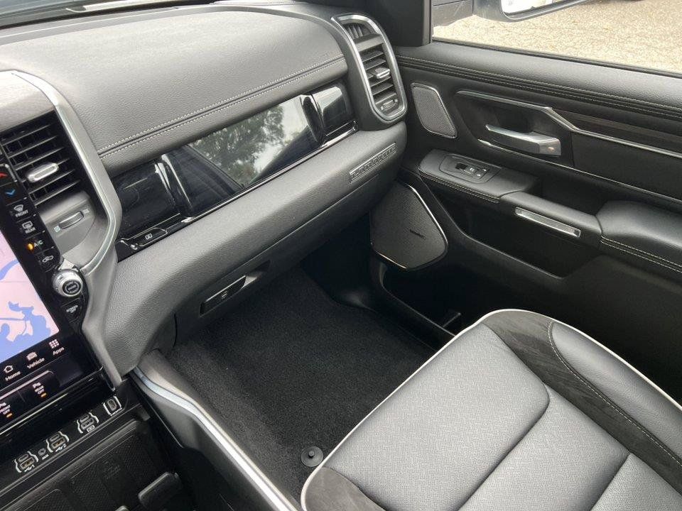 Used 2025 RAM 1500 Laramie w/ Night Edition AWD/4WD image 33