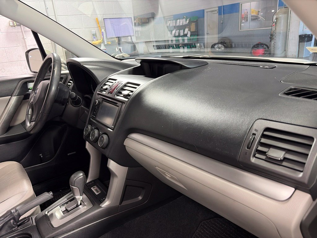 Used 2014 Subaru Forester 2.5i Touring AWD/4WD image 32