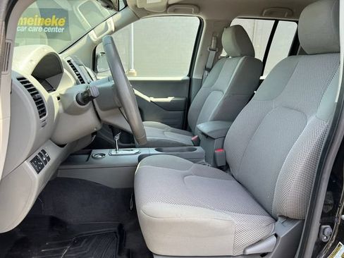 Used 2020 Nissan Frontier SV w/ Midnight Edition Floor Mats AWD/4WD image 4