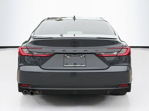 Used 2025 Toyota Camry SE image 4