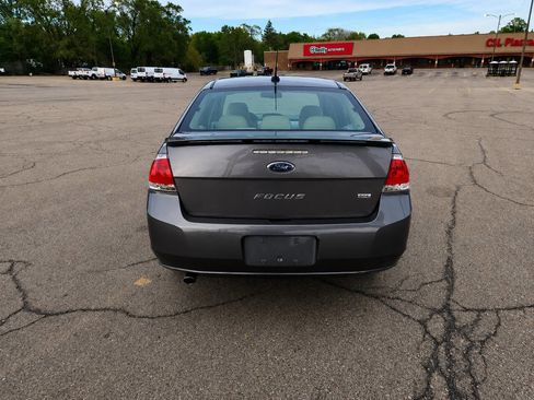 Used 2010 Ford Focus SEL FWD image 5