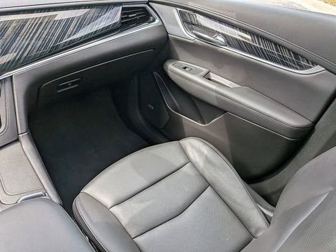 Certified 2024 Cadillac XT6 Premium Luxury AWD/4WD image 18
