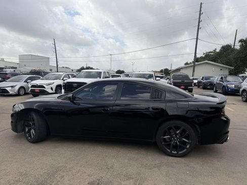 Used 2021 Dodge Charger SXT w/ Blacktop Package RWD image 8