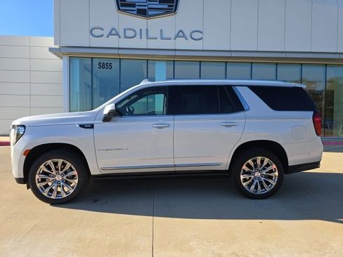 Used 2024 GMC Yukon Denali w/ Denali Reserve Package image 2