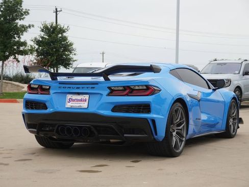 Used 2023 Chevrolet Corvette Z06 w/ Z07 Performance Package RWD image 9